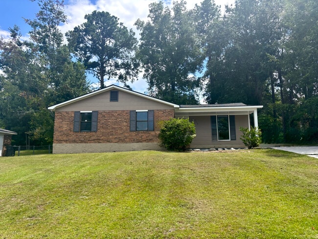 Building Photo - 2718 Bennington Dr