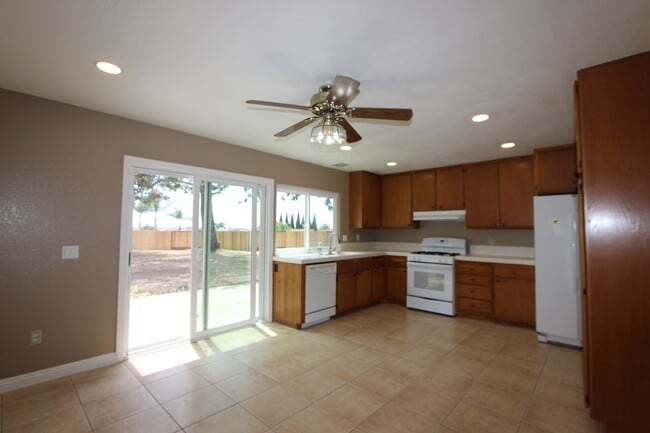 Photo - Beautiful 4 bedroom 2 bathroom home in Mira Mesa available now
