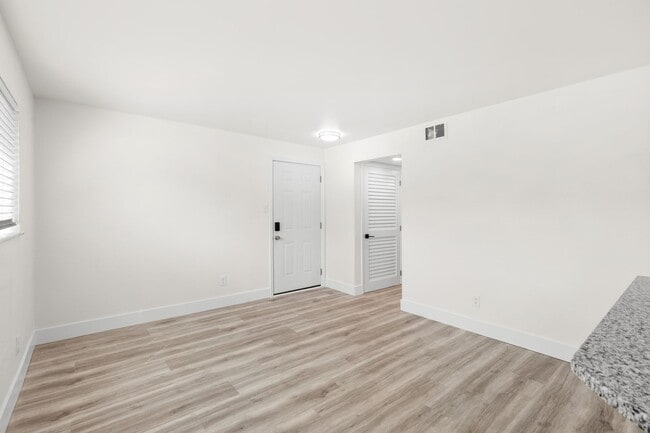 Photo - Tower Grove East - Updated 1 Bedroom Unidad 101
