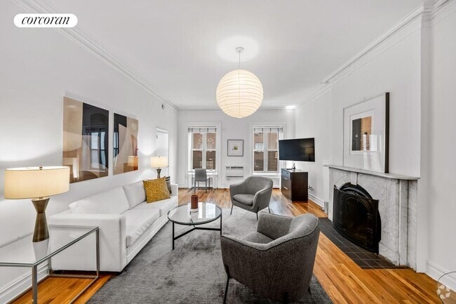 Building Photo - 120 E 19th St Rental