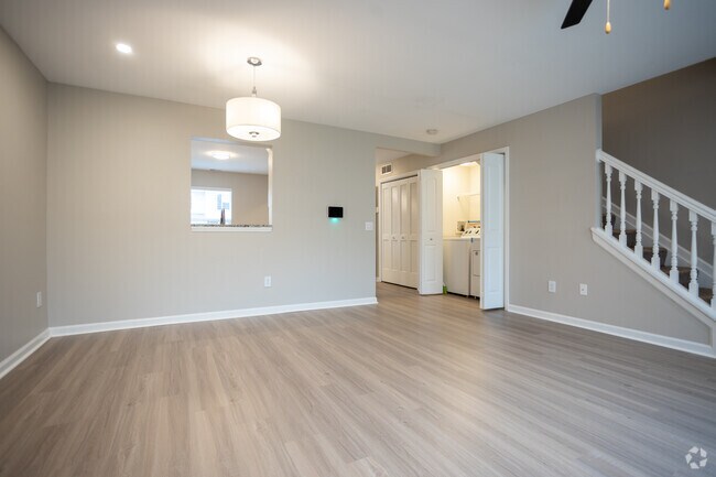 3BR, 2.5BA - 1,360 SF