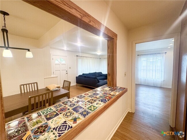 Building Photo - 1025 Mulberry Ave Rental
