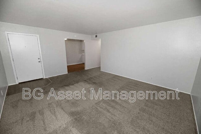 Photo - 4621 Ashdale Ct Unit 4