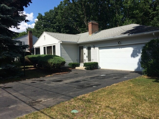 Photo - 83 Helena St