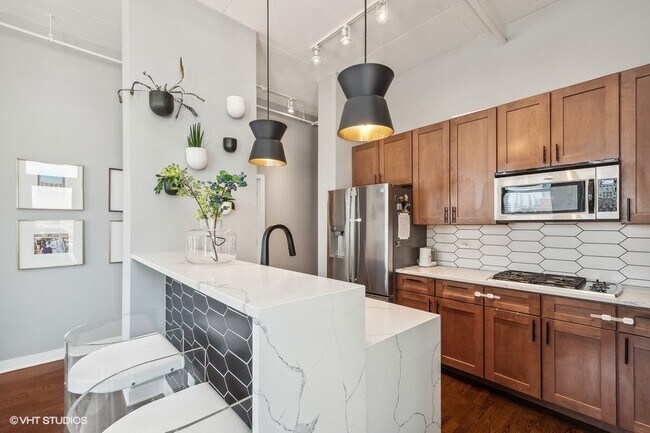 Photo - 740 W Fulton St Unit 613