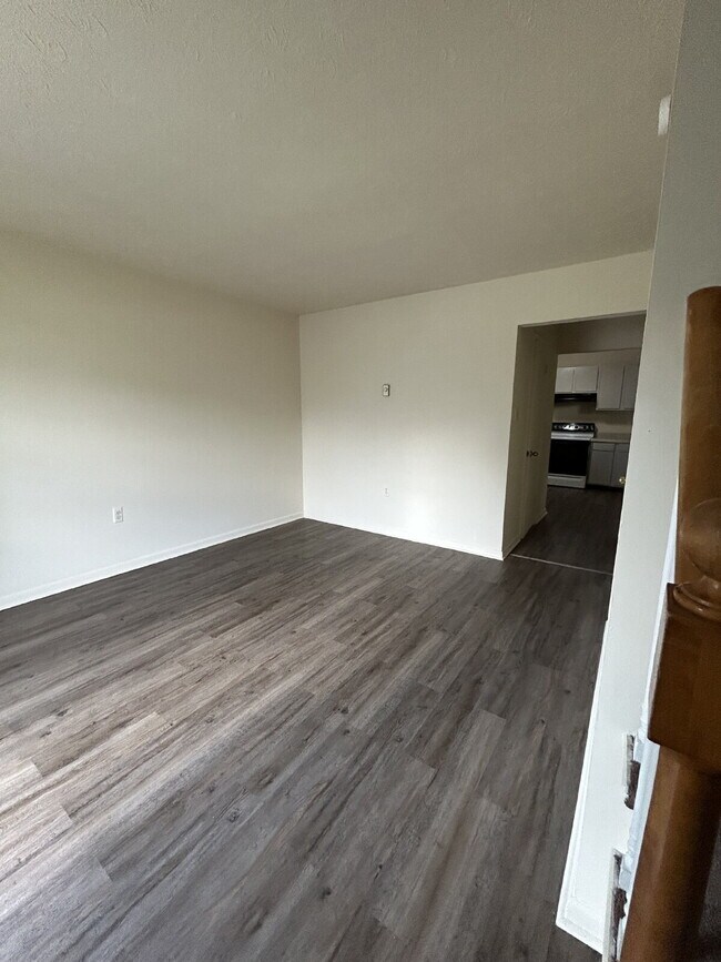 Photo - 2 Bedroom 1.5 Bath Townhome on culdesac with fenced in back yard. Close to shops, I-81 commuter r...