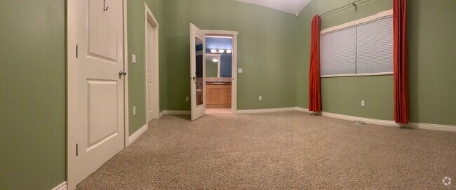 Building Photo - 125 Park Drive Unit Flex Room Rental