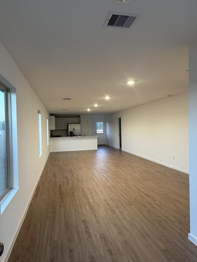 Photo - 748 Autumn Cherry Trl