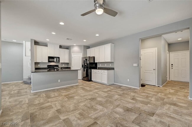 Photo - 864 Royal Amethyst Way