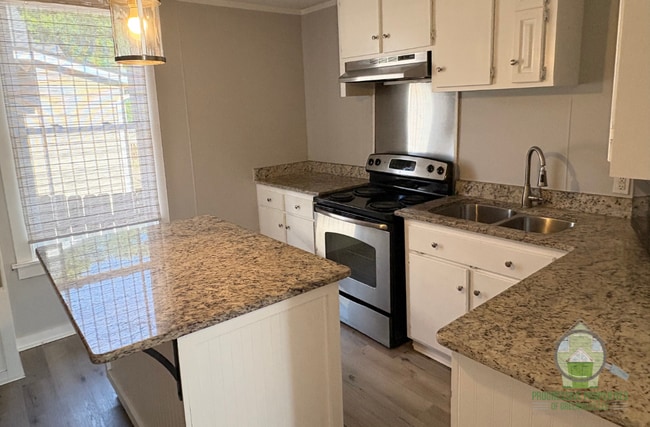 Photo - 520 Perry Ave