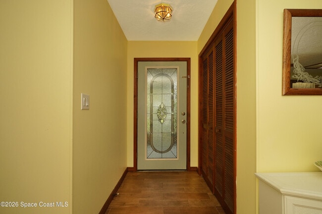 Photo - 670 Kings Way