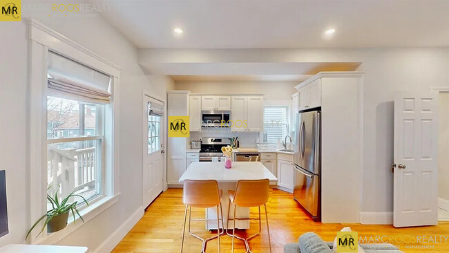 Building Photo - 61 Havre St Unit 2 Rental