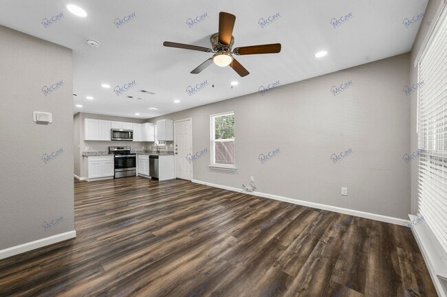 Photo - 417 High School Ln