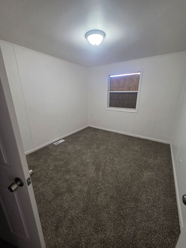 Photo - LIMITED TIME**NO APPLICATION FEE**1/2 OFF DEPOSIT**