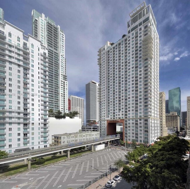 Building Photo - 133 NE 2nd Ave Unit 1011