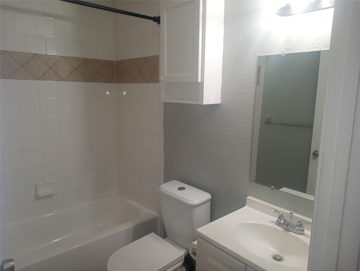 Photo - 24571 Cochran Dr