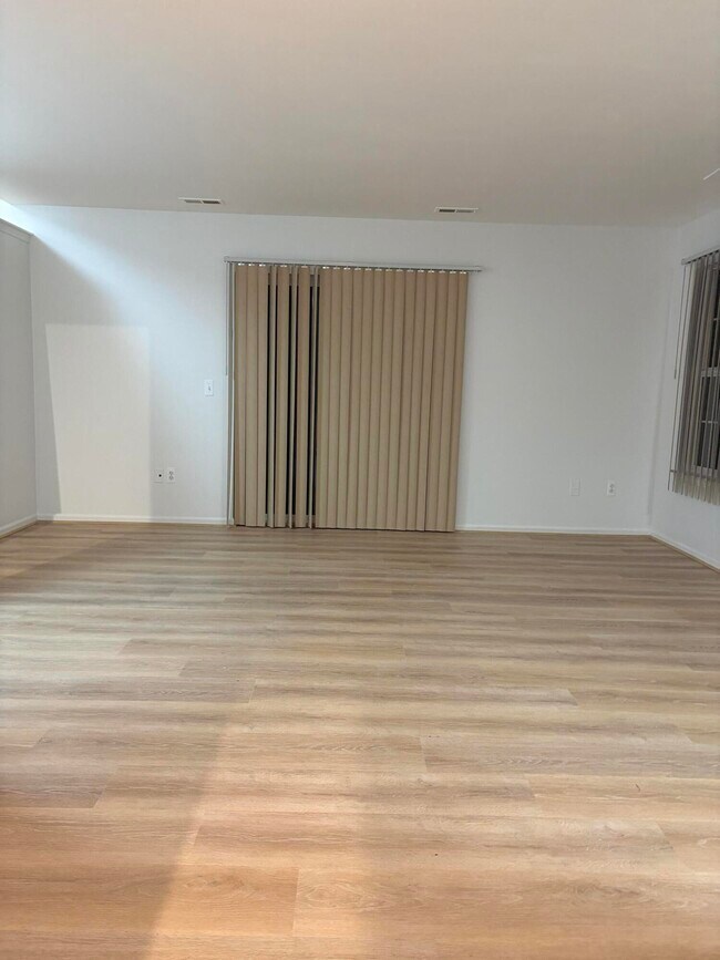 Photo - 3245 Reeves Dr