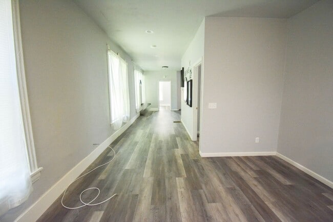 Photo - 1516/1520 E Hawthorne Ave Unidad #1
