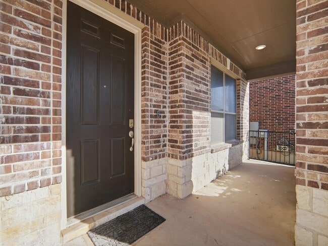 Photo - 4431 Oak Roset