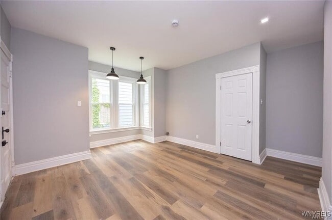 Building Photo - 432 Cedar Ave Rental
