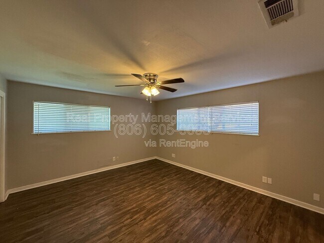 Photo - 3804 47th St