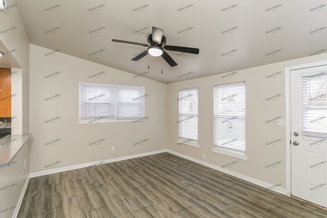 Photo - 2001 Wellington Rd