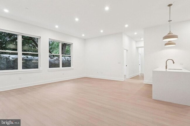 Photo - 30 W Allens Ln Unit 110