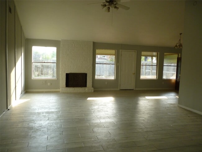 Photo - 2822 Mesquite Dr
