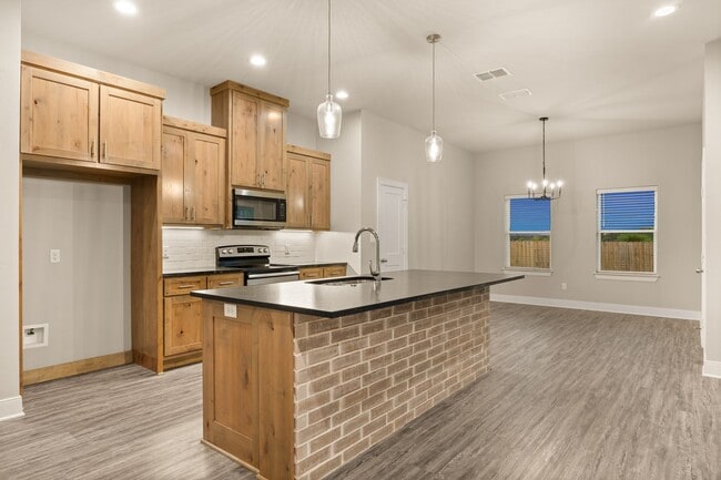 Photo - 1617 Legacy Dr