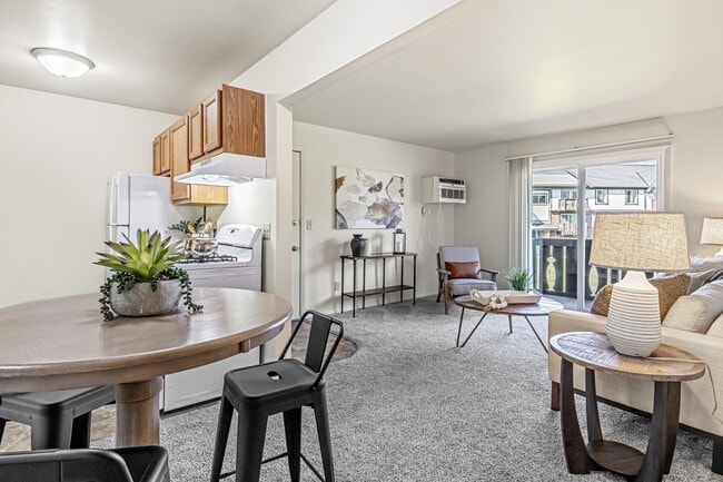 Creekwood Apartments Kitchen