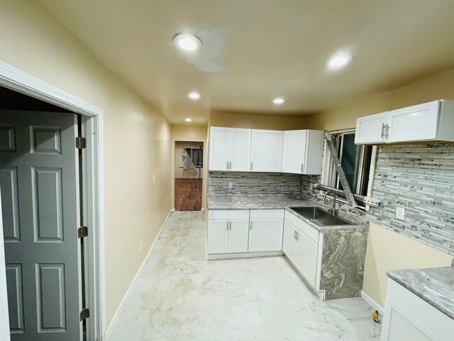 Photo - 16169 Kentucky St