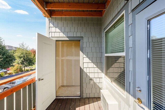 Photo - Howard Commons