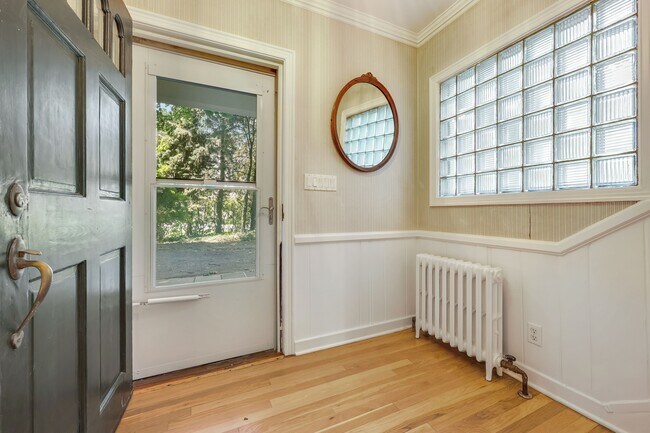 Photo - 14 Grove Ln