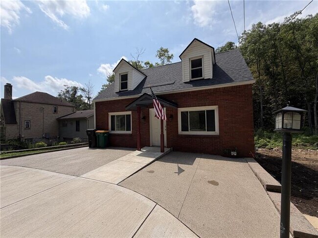 Photo - 1113 Rochester Rd