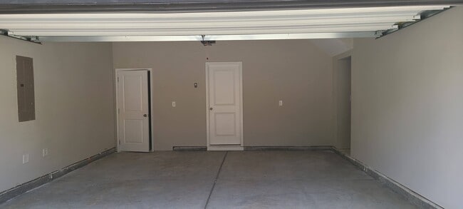 Photo - 4560 Mikajack Dr SE
