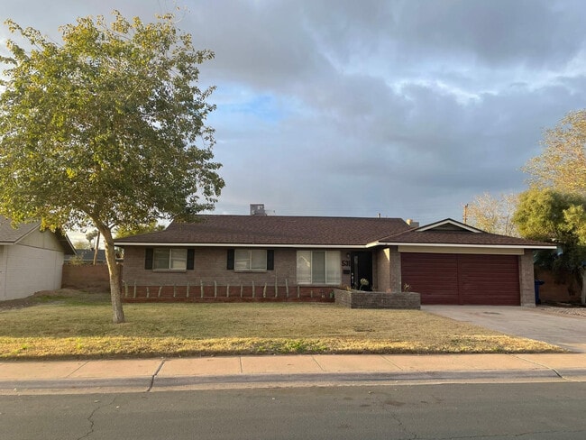 Photo - 531 E Laguna Dr