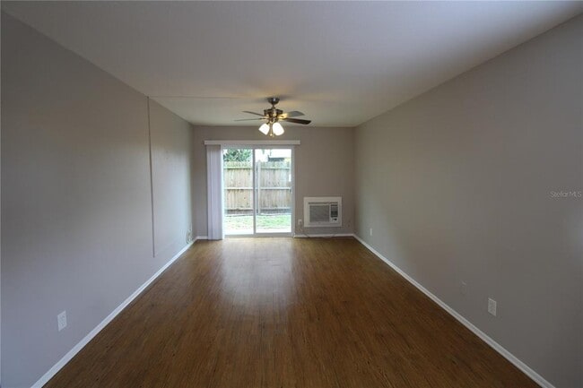 Photo - 3001 Bee Ridge Rd Unit 106