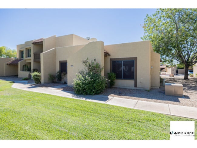Photo - Lovely 3/2 End Unit Townhouse in Glendale ...