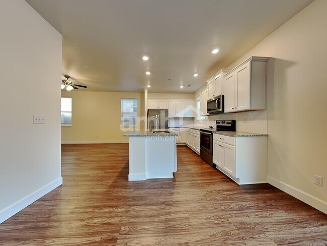 Photo - 13918 106th Ave E