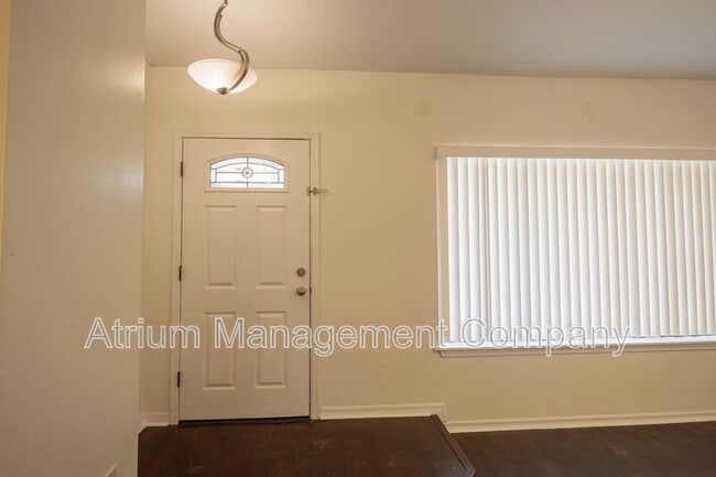 Photo - 1321 Myrtle Dr
