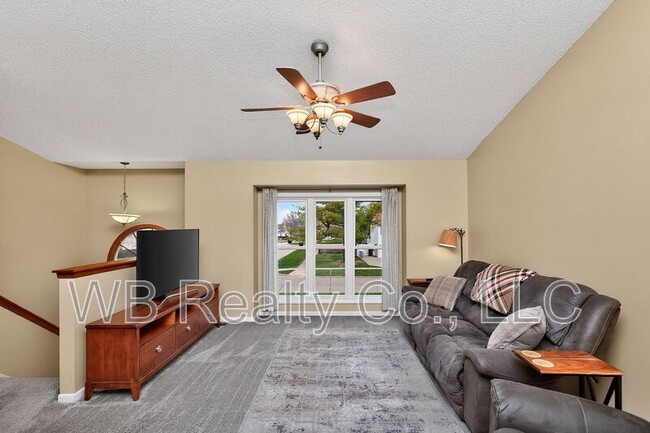 Photo - 260 Windfield Pkwy