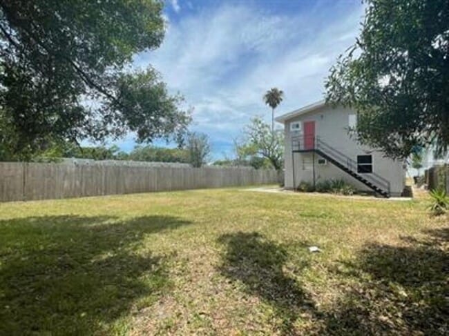 Photo - 1045 11th Ave NW