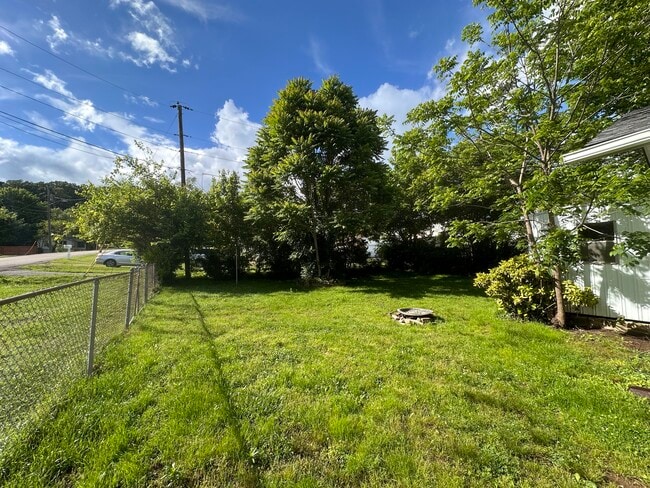 Fenced Backyard - 2729 Keith Ave