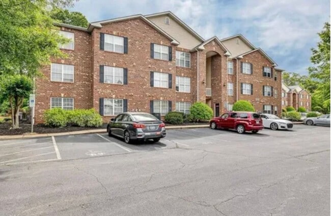 Building Photo - Wonderful updated 2 bedroom 2 bath condo o...