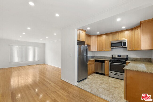 Building Photo - 1235 N Harper Ave Unit 24 Rental