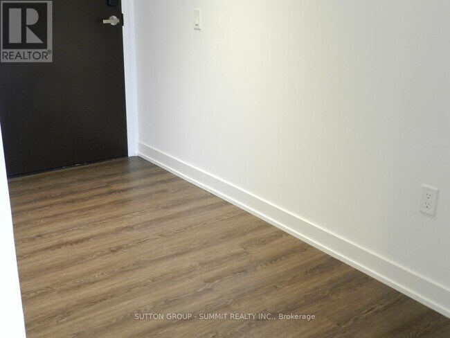 Photo - 448 Burnhamthorpe Rd W Unit 413