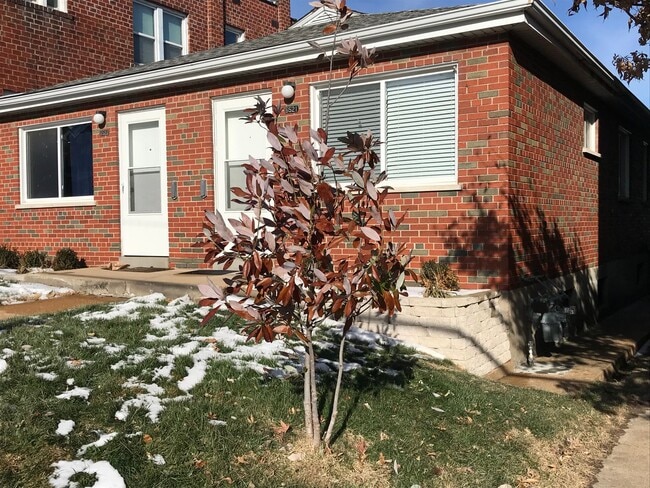 Building Photo - Clayton Ave (6521-23) Unit 6521