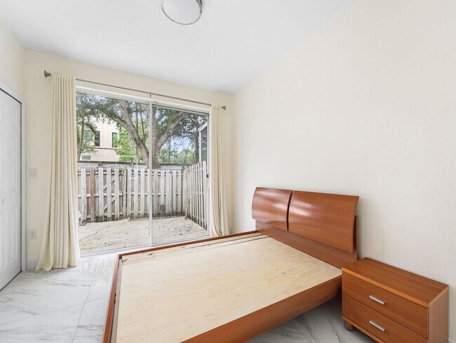 Photo - 7923 N Southwood Cir