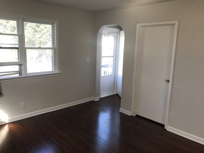 Photo - 2BR Updated Midtown Home - Available Now!