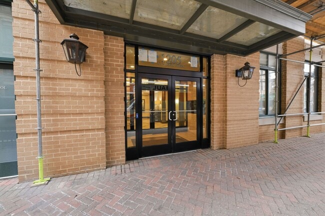 Photo - Experience refined urban living in this rarely available one bedroom residence in the coveted Sta...